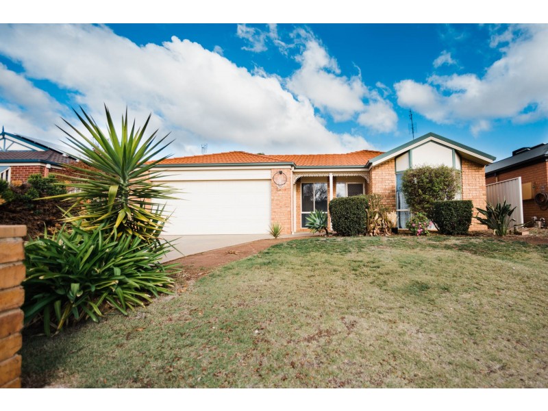 10 Sunrise Avenue, Moama NSW 2731