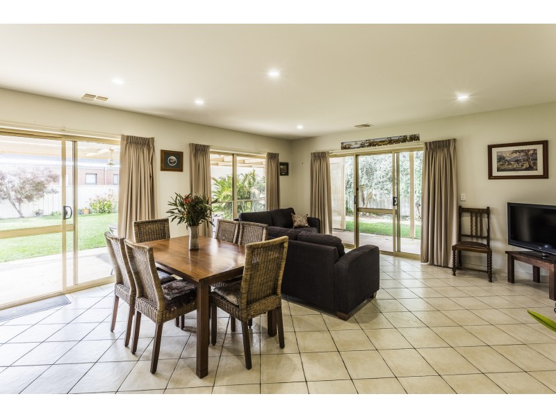 24 Aberdeen Way, Moama NSW 2731