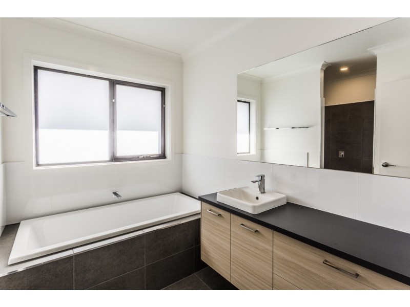 14 Mayflower Circuit, Moama NSW 2731