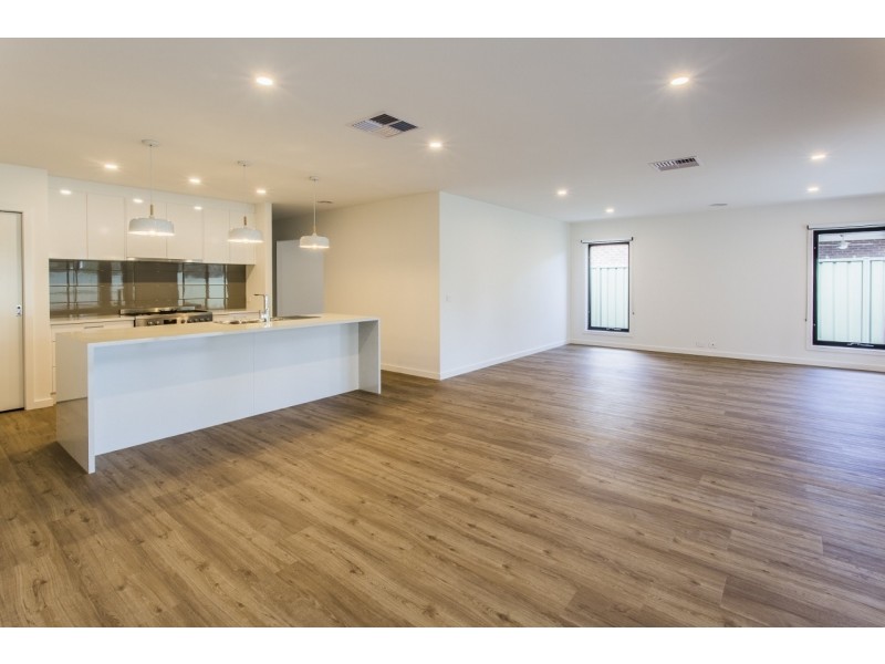 14 Mayflower Circuit, Moama NSW 2731