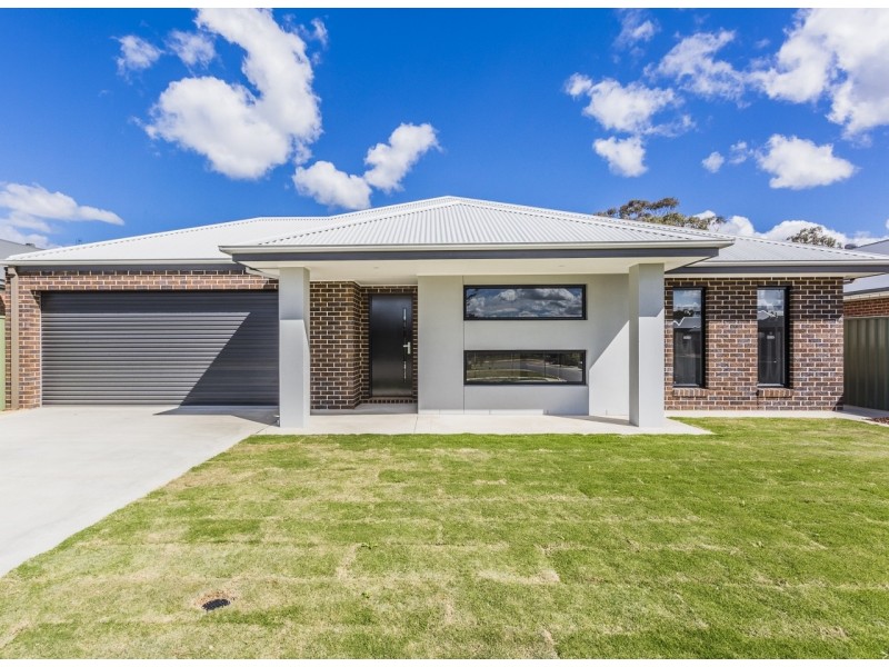 14 Mayflower Circuit, Moama NSW 2731