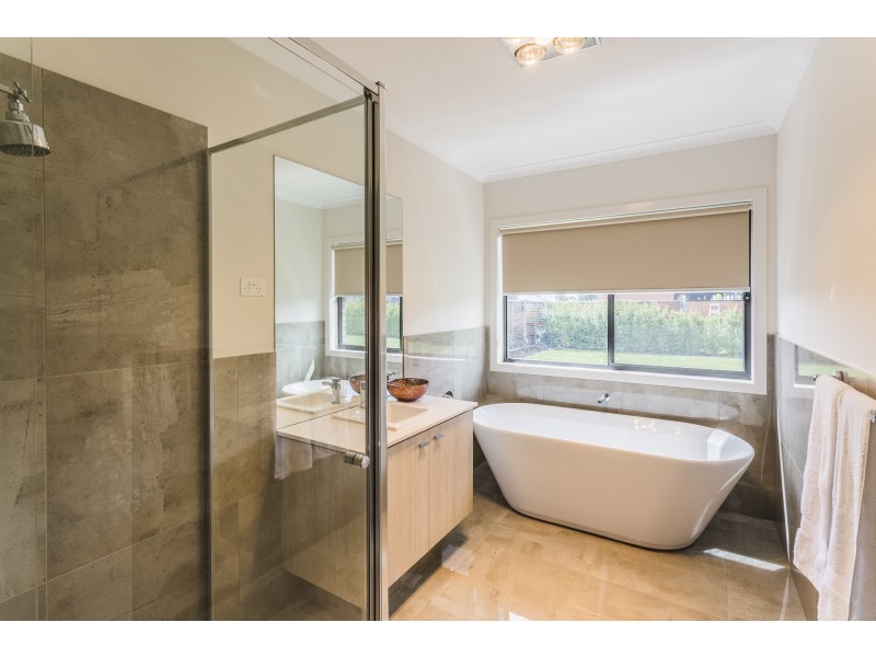 13 Sugargums Drive, Moama NSW 2731