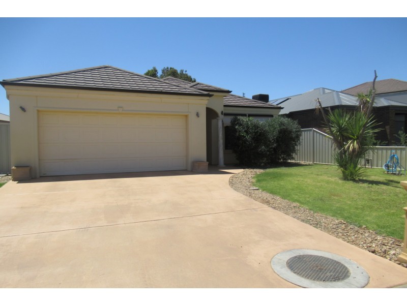 35 Kingfisher Drive West, Moama NSW 2731