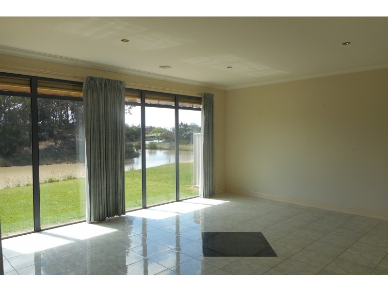 35 Kingfisher Drive West, Moama NSW 2731