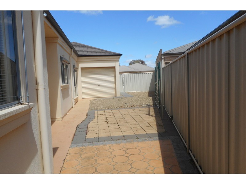 35 Kingfisher Drive West, Moama NSW 2731