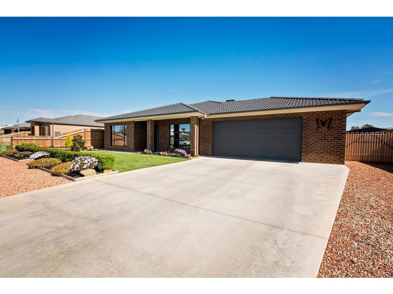 11 Lakeview Drive, Moama NSW 2731