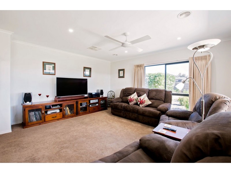 11 Lakeview Drive, Moama NSW 2731