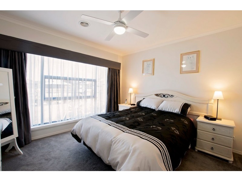 11 Lakeview Drive, Moama NSW 2731