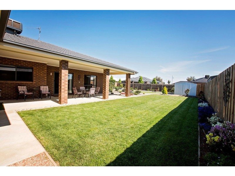 11 Lakeview Drive, Moama NSW 2731