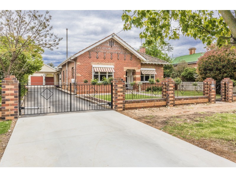 61 Francis Street, Echuca VIC 3564
