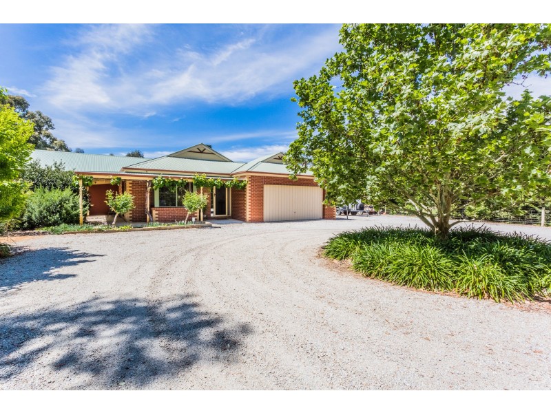 8 Charters Drive, Moama NSW 2731