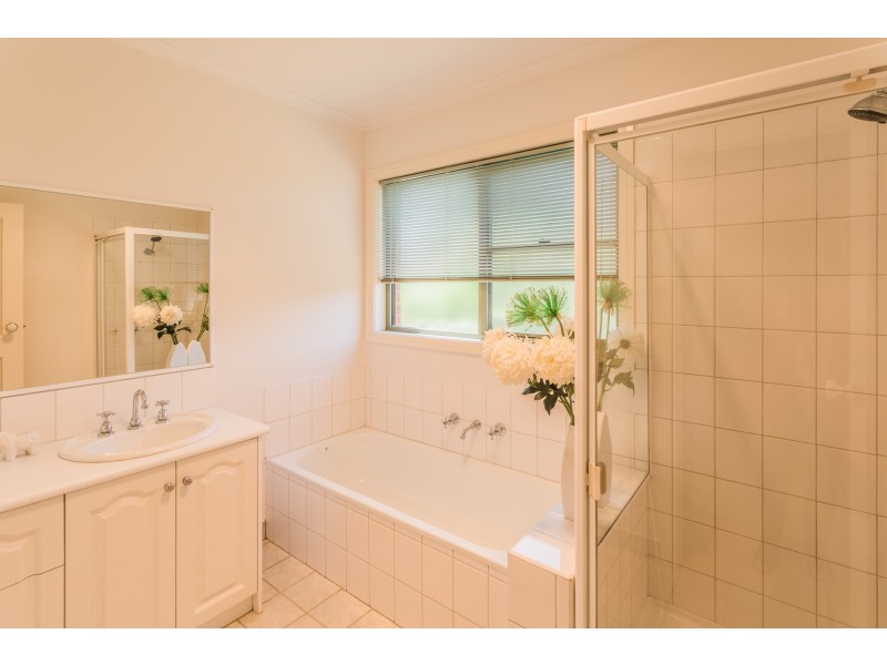 8 Charters Drive, Moama NSW 2731