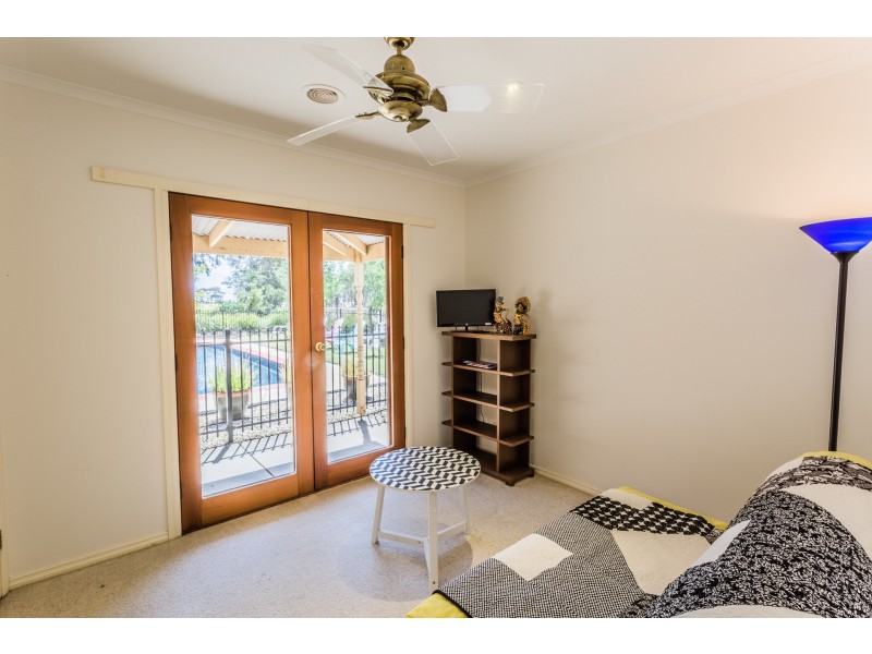 8 Charters Drive, Moama NSW 2731