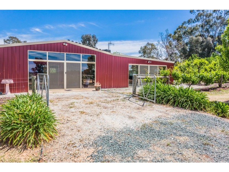 8 Charters Drive, Moama NSW 2731