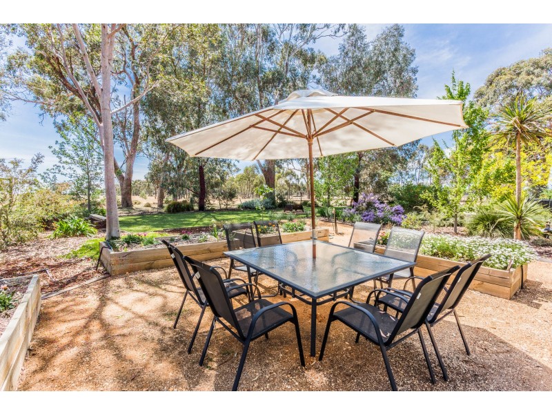 8 Charters Drive, Moama NSW 2731