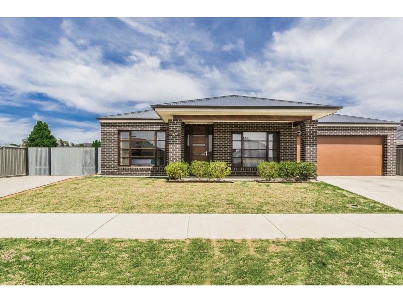 39 Park Avenue, Echuca VIC 3564
