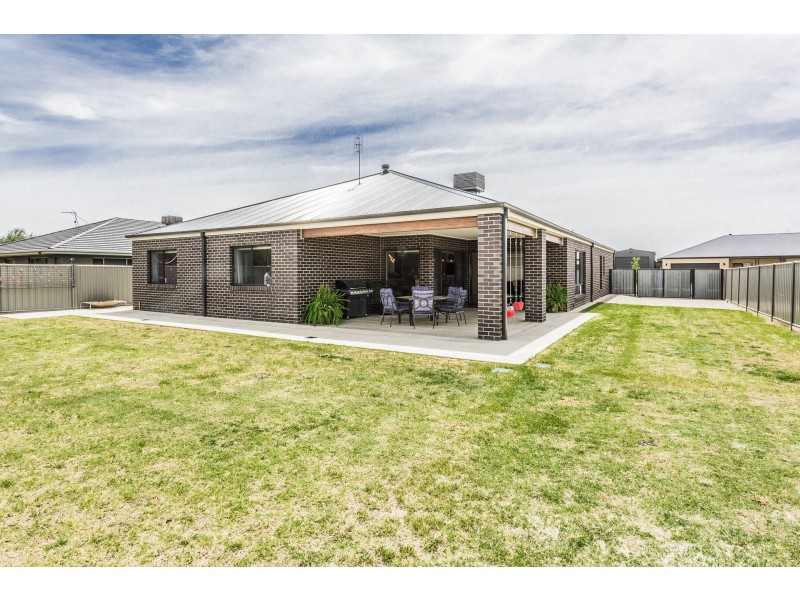 39 Park Avenue, Echuca VIC 3564