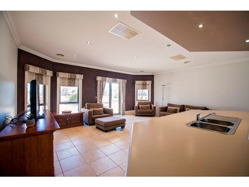 8 Boyes Street, Moama NSW 2731