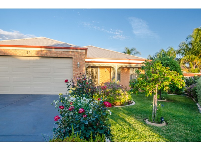 24 Westwood Place, Echuca VIC 3564