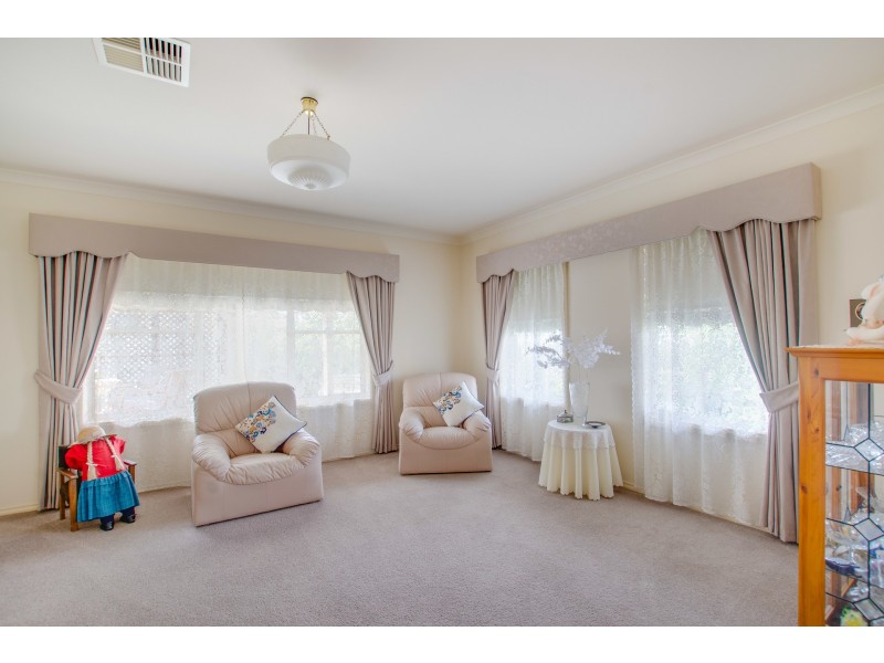 24 Westwood Place, Echuca VIC 3564