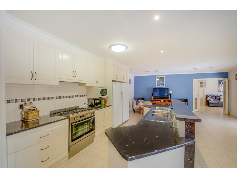 24 Westwood Place, Echuca VIC 3564