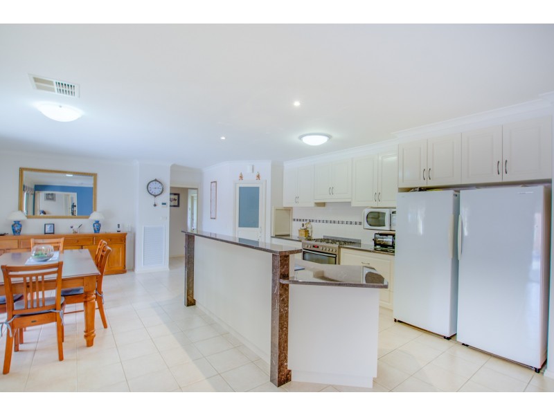 24 Westwood Place, Echuca VIC 3564