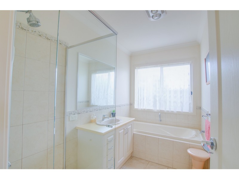 24 Westwood Place, Echuca VIC 3564