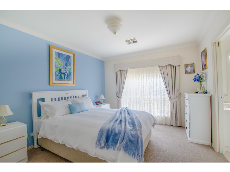 24 Westwood Place, Echuca VIC 3564