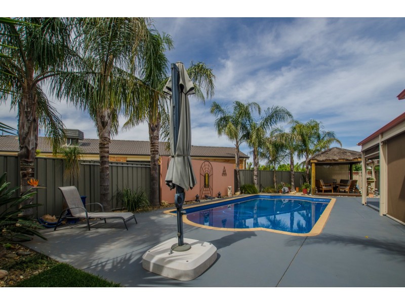 24 Westwood Place, Echuca VIC 3564