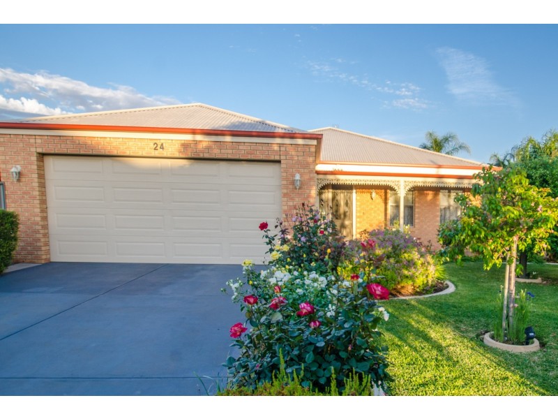 24 Westwood Place, Echuca VIC 3564