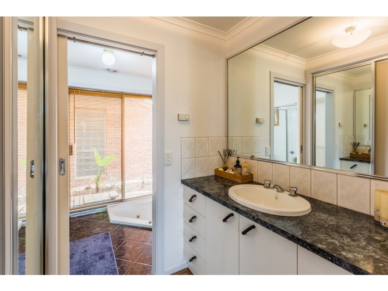 9 Maggie Court, Echuca VIC 3564