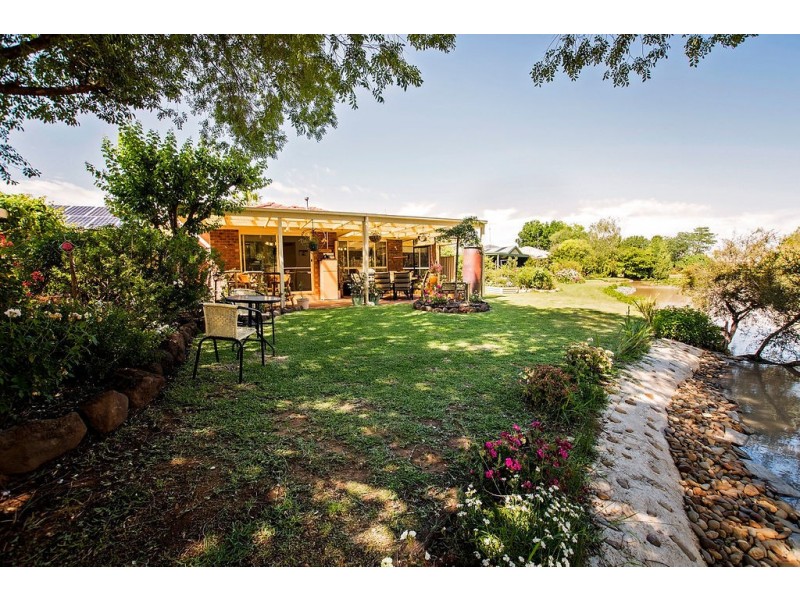 8 Kingfisher East Drive, Moama NSW 2731