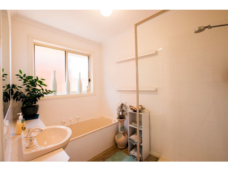 8 Kingfisher East Drive, Moama NSW 2731