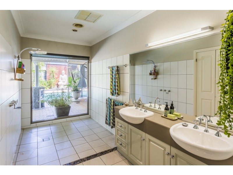 81 Wharparilla Drive, Echuca VIC 3564