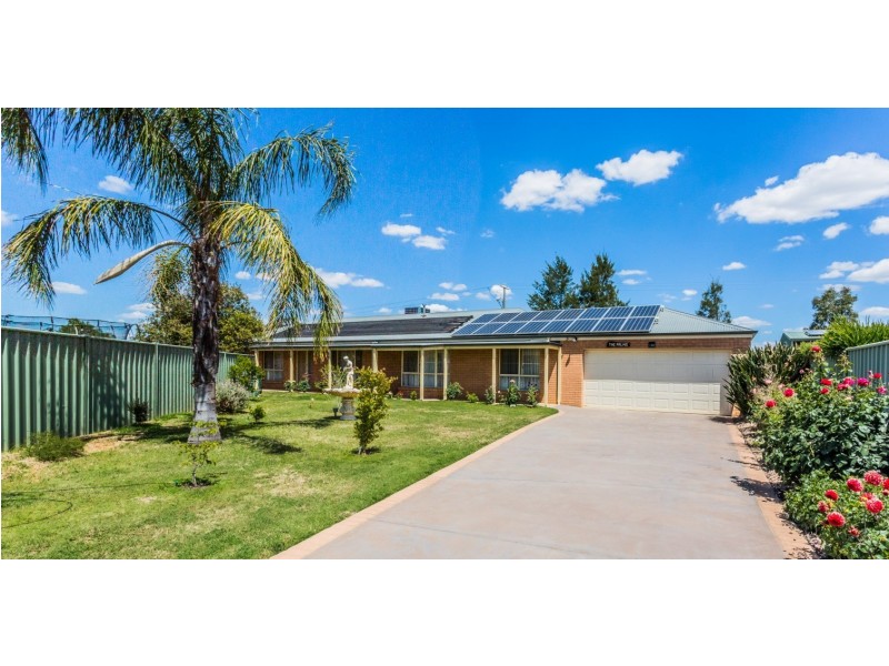 67 Woodlands Circuit, Echuca VIC 3564