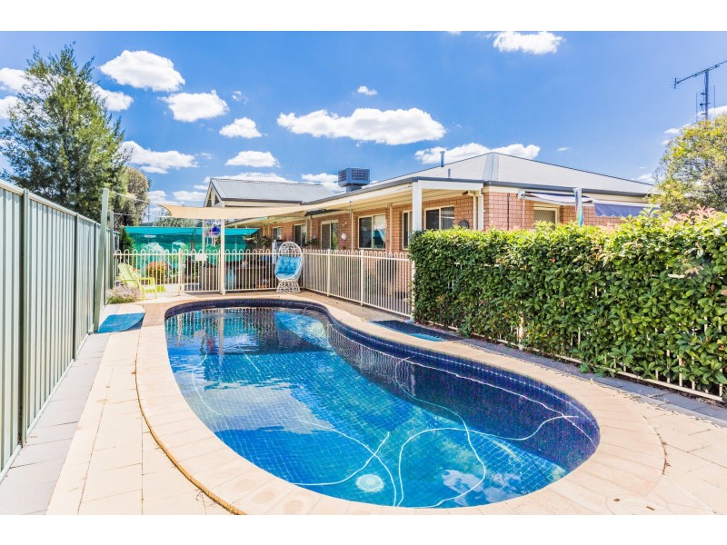 67 Woodlands Circuit, Echuca VIC 3564