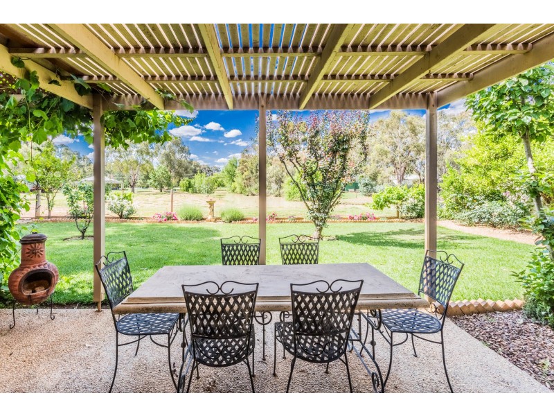 13 Kingfisher West Drive, Moama NSW 2731