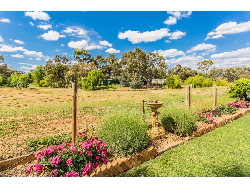 13 Kingfisher West Drive, Moama NSW 2731