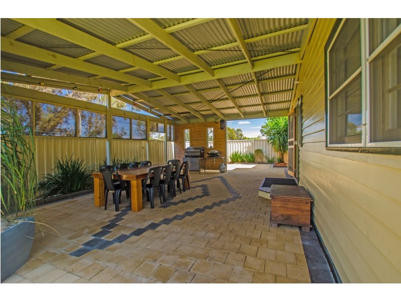 15 Livingstone Street, Mathoura NSW 2710