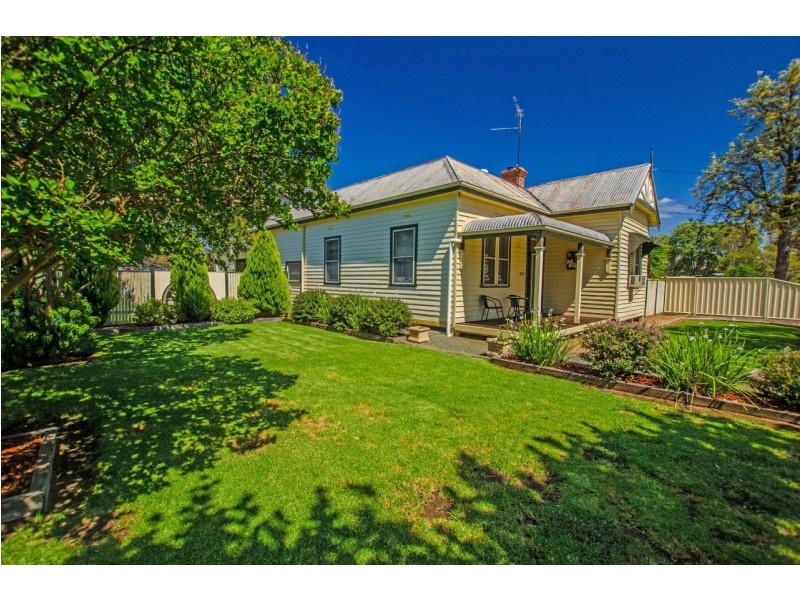 15 Livingstone Street, Mathoura NSW 2710