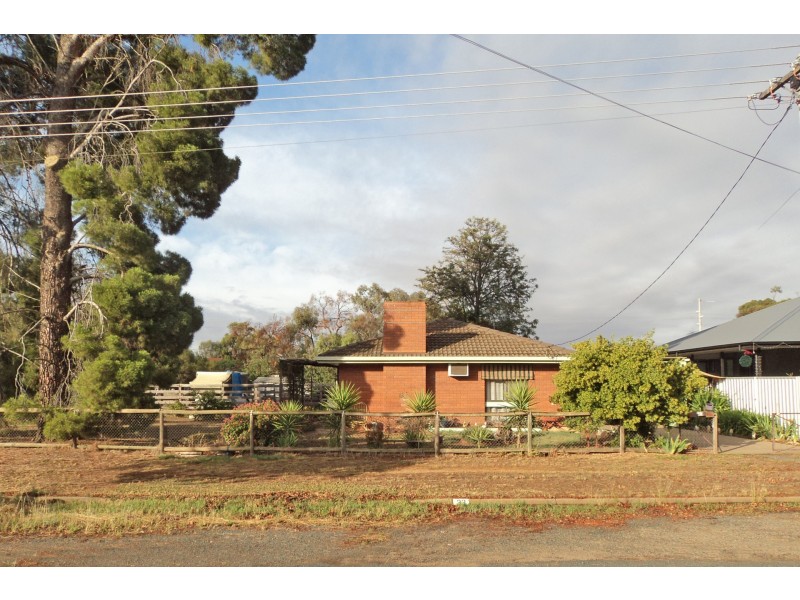 33 Livingstone Street, Mathoura NSW 2710