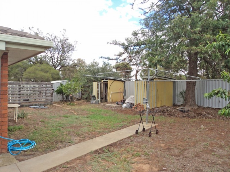 33 Livingstone Street, Mathoura NSW 2710