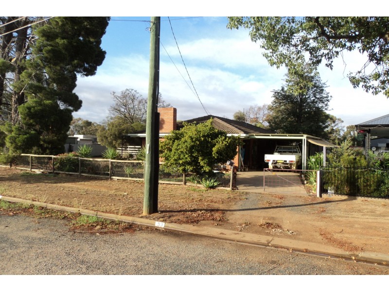 33 Livingstone Street, Mathoura NSW 2710
