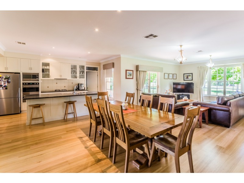 20 Maidensmith Drive, Moama NSW 2731