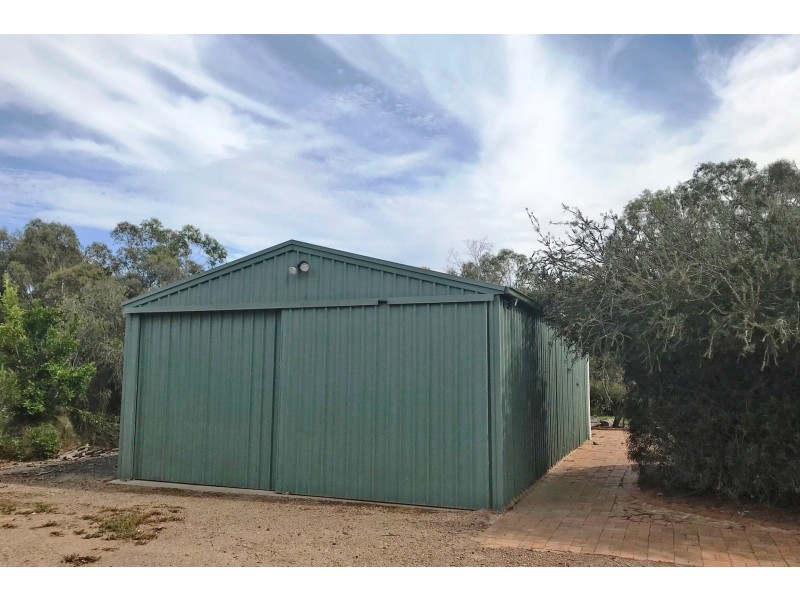 16 Murray Bank Drive, Echuca VIC 3564