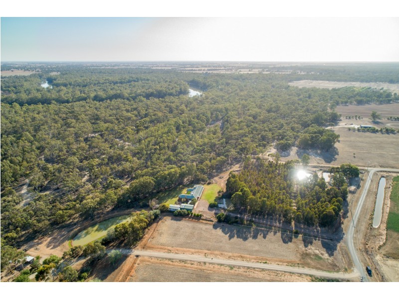 16 Murray Bank Drive, Echuca VIC 3564