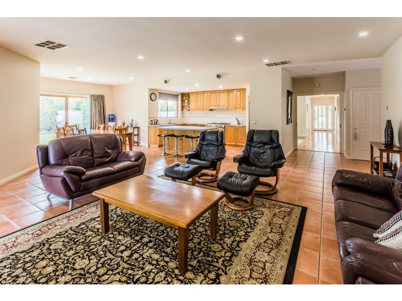 24 Wallingford Court, Echuca VIC 3564