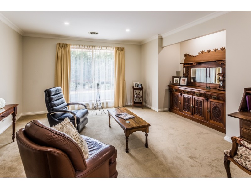 24 Wallingford Court, Echuca VIC 3564