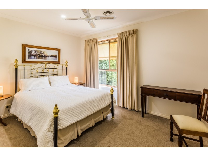 24 Wallingford Court, Echuca VIC 3564