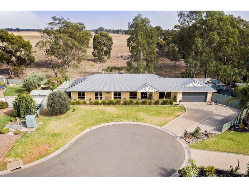 35 Woodlands Circuit, Echuca VIC 3564